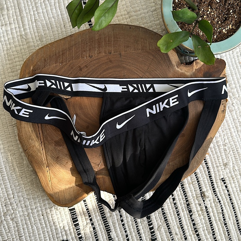 Nike - Picture 9 of 9